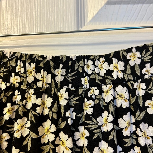 Forever 21 Floral Skirt w/ Built-In Shorts BNWT - Picture 12 of 13